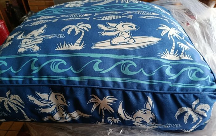 pouf coussin Disney Stitch neuf 65 cm - photo numéro 2