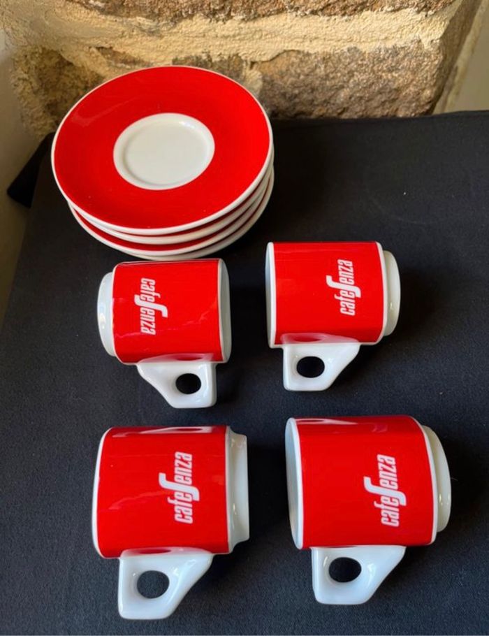 Lot de 4 tasses et 4 sous tasses à café Segafredo Vintage - photo numéro 2