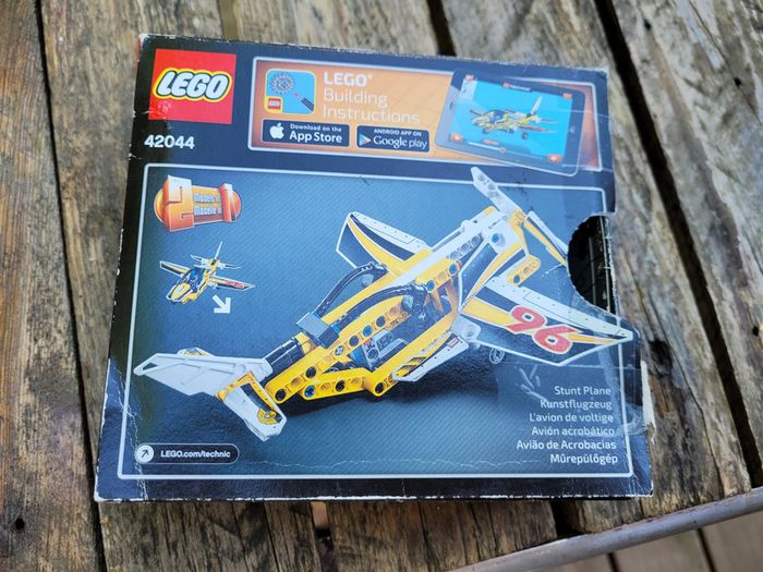 Lego technic 42044 L'avion de chasse 🛩 acrobatique, 2 modèles en 1 boîte, complet+boîte+notices - photo numéro 4