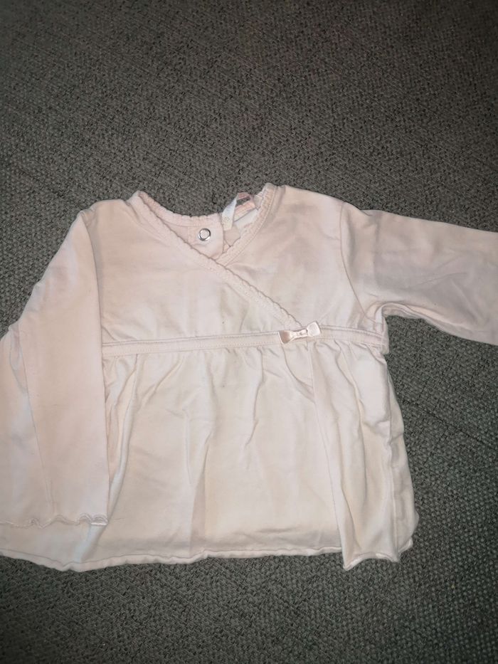Haut rose pâle 6 mois