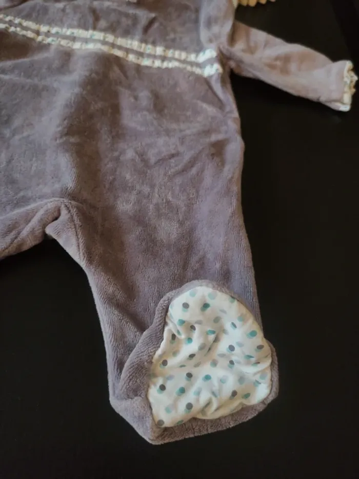 Pyjama 1 mois - photo numéro 3