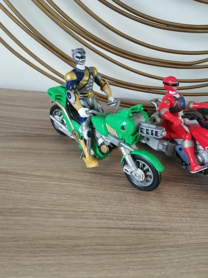 Lot de 3 power Rangers - photo numéro 8