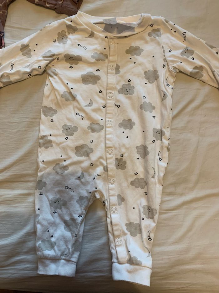 Pyjamas sans pieds H&M 2/4 mois - photo numéro 3