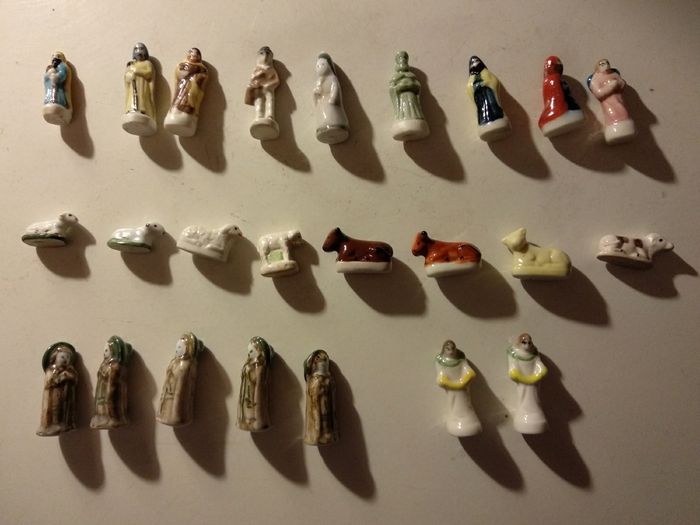 24 fèves Crèche