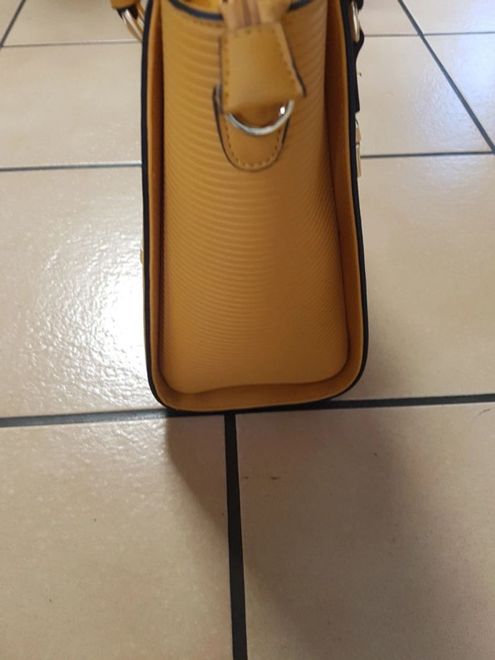 Sac à main moutarde - photo numéro 3