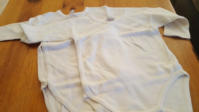 Lot de deux bodies manches longues