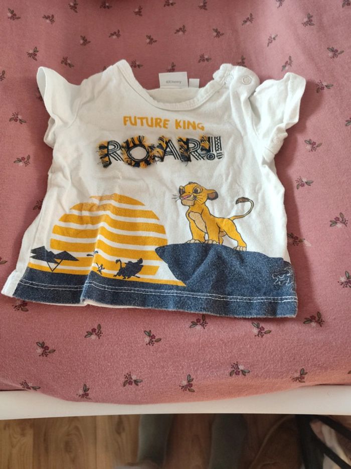 T shirt roi lion disney