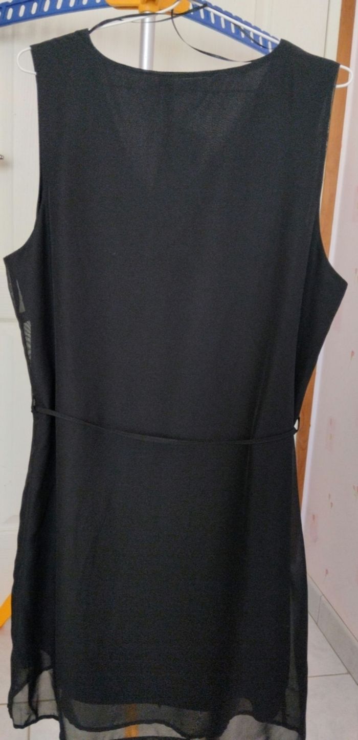 Robe noire sans manche - photo numéro 2