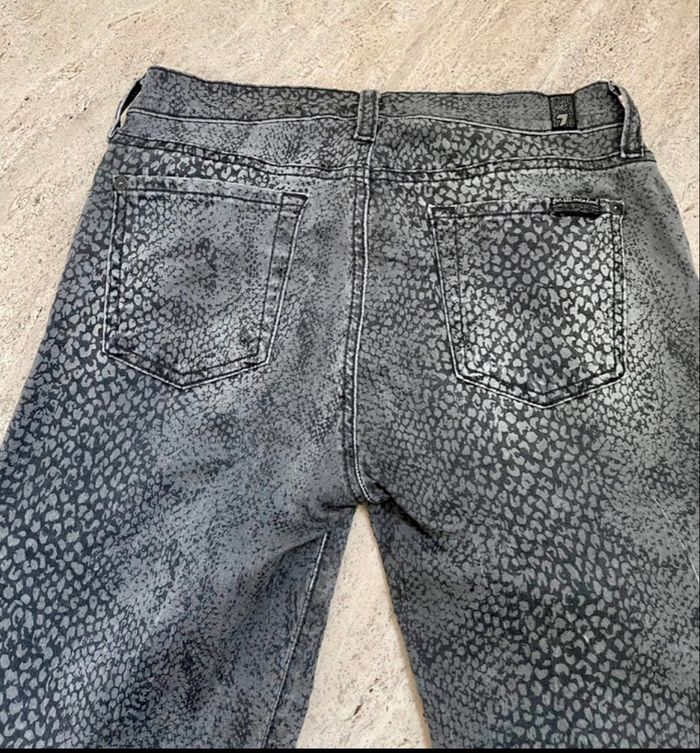 Jean imprimé peau de serpent • Très bon état • 7 For All Mankind - photo numéro 2
