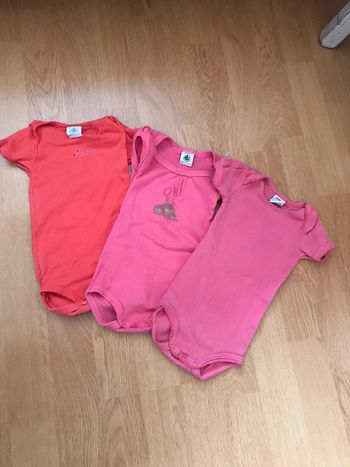 Lot 3 bodies petit bateau 6 mois