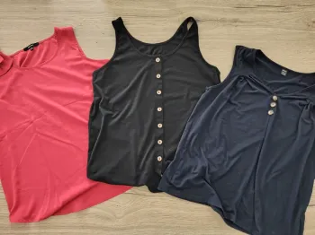 Lot 3 débardeurs femme T40