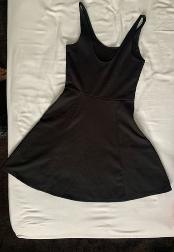 Robe noire - photo numéro 3
