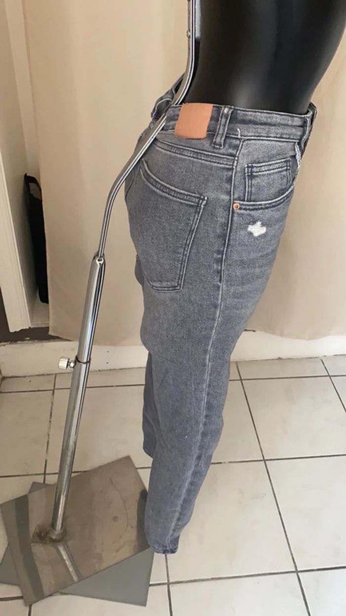 Jean gris Bershka - photo numéro 3