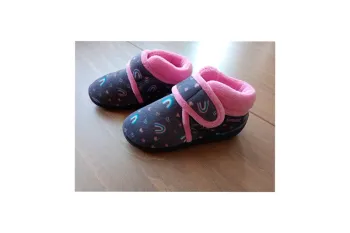 Chaussons/ pantoufles/ mémoire de forme/ Isotoner/ taille 25/ taille 8 (USA)