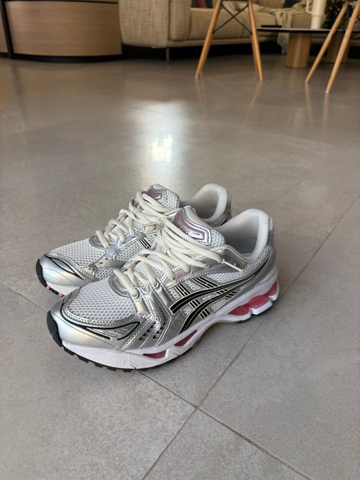 ASICS gel kayano 14 / rose gris / taille 42