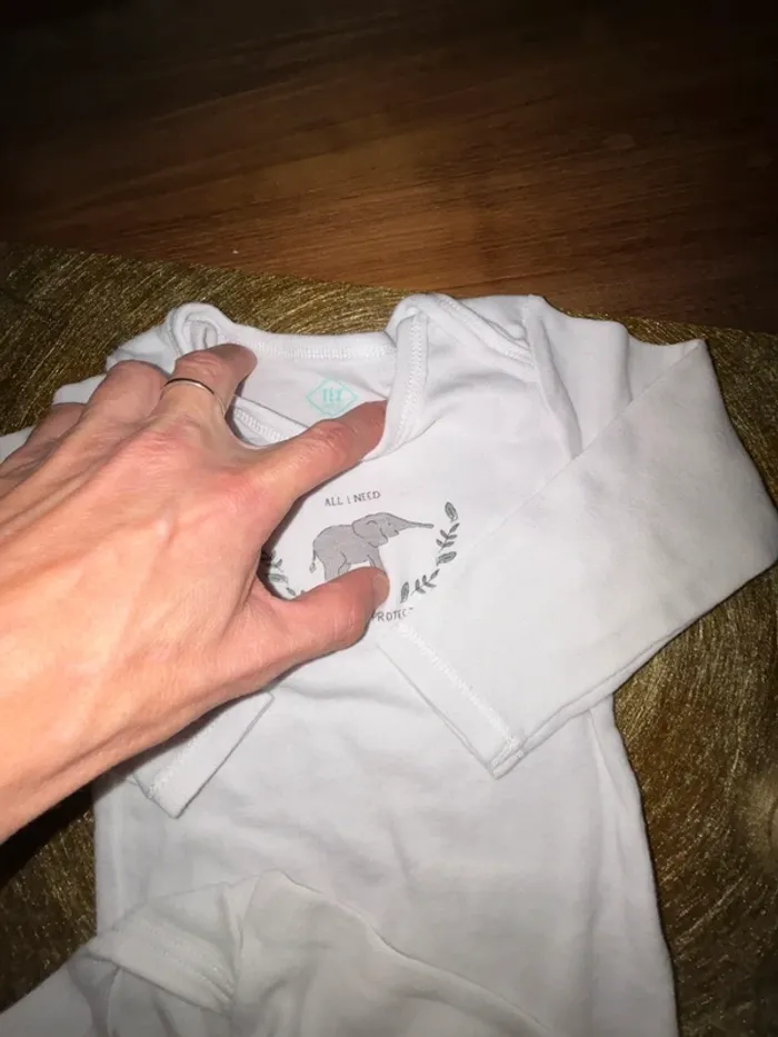 Lot de 4 bodies tex dont 1 orchestra 18 mois - photo numéro 8