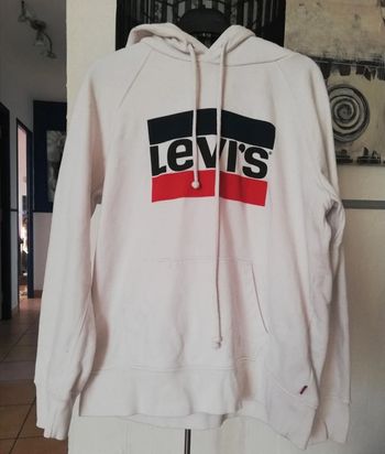 Sweat levis