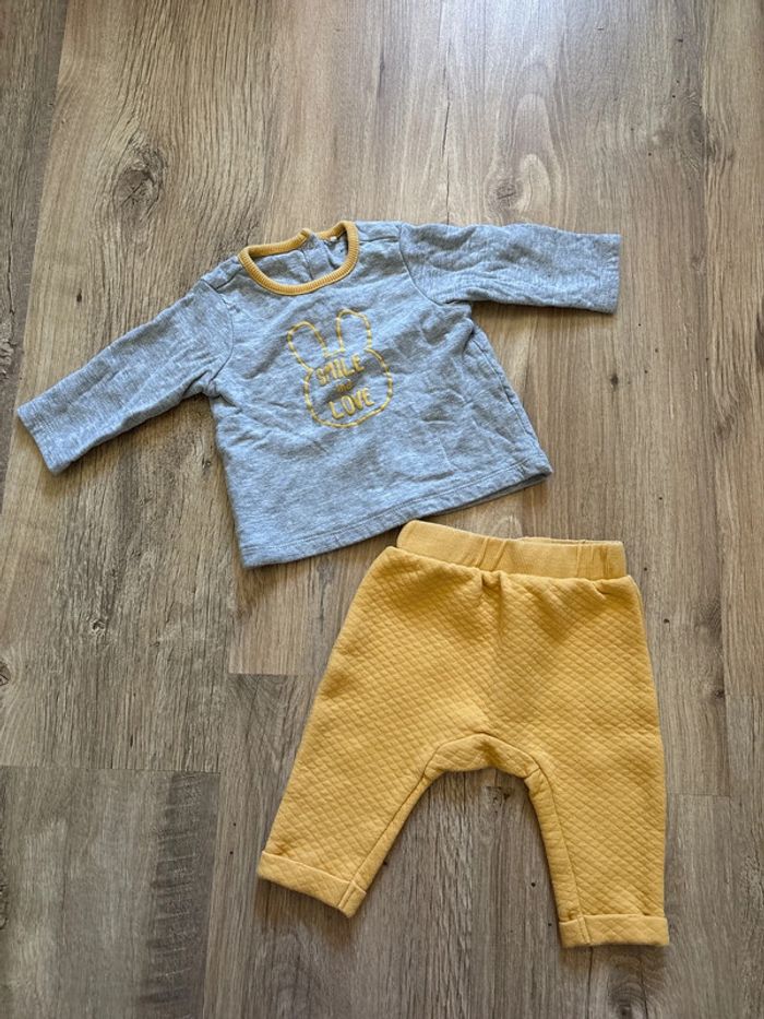 Ensemble haut + pantalon 3 mois