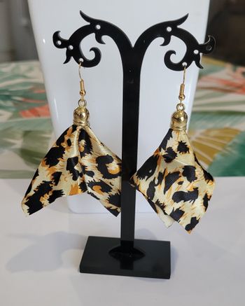 BOUCLES D'OREILLES IMPRIME TISSU LEOPARD ! NEUF !