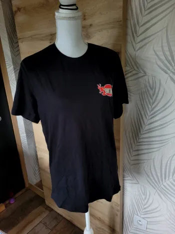Tee shirt burger king taille M naruto