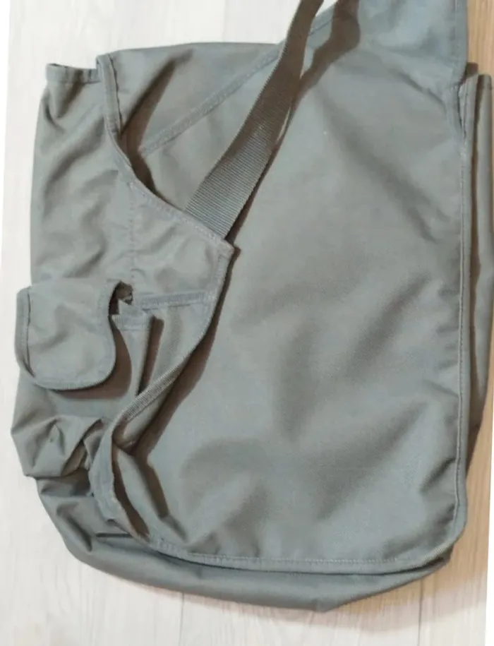 Sac bandoulière grand format Champion U.S.A plusieurs poches - photo numéro 6