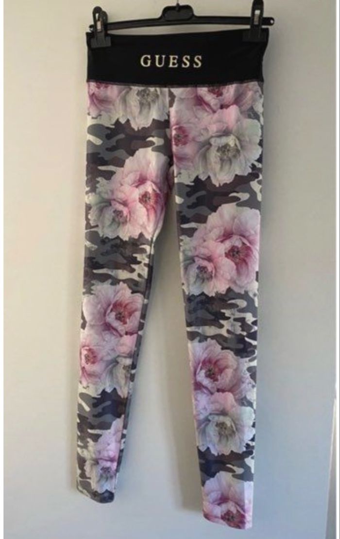 Legging motif militaire et fleuris Guess 16 ans - photo numéro 2