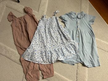 Lot de robe et combinaisons fille