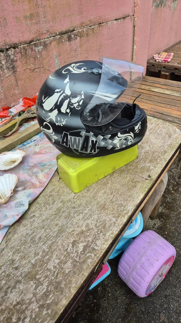 Casque de moto - photo numéro 3
