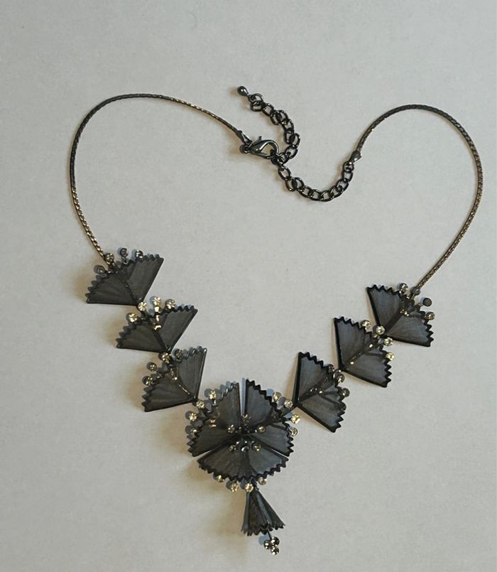 Joli collier noir neuf - photo numéro 2