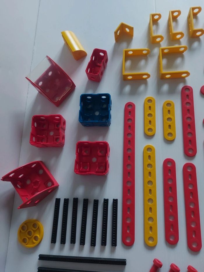 Jeu de construction Meccano en plastique pour les plus jeunes - photo numéro 2