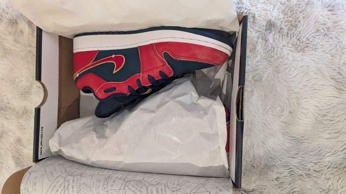 Baskets Air Jordan 1 Low SE (GS) 38,5 - photo numéro 9