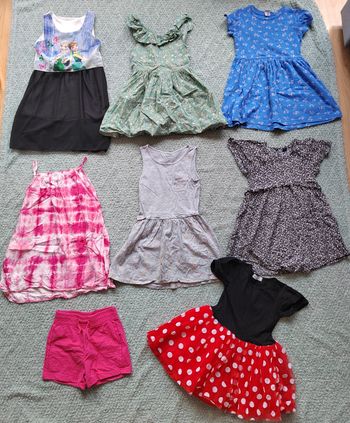 Lot de 7 robes et 1 short 