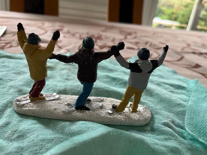 Village de Noël figurines ski - photo numéro 9