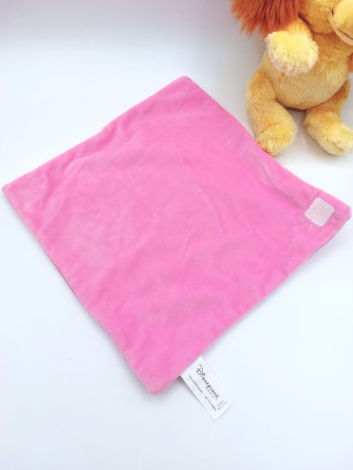 Peluche doudou chien Lady DISNEYLAND Belle et le clochard couverture rose coeur - photo numéro 10