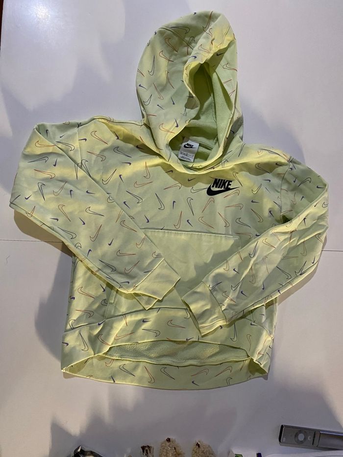 Sweet à capuche vert clair Nike taille L enfants fille - photo numéro 5