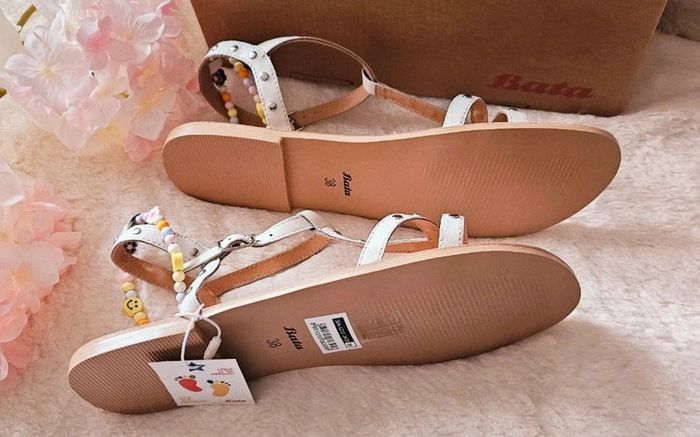Sandales nus pieds Cuir Bijou Amovible Bata T38 - photo numéro 2