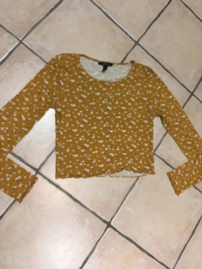 Superbe top court manches longues en excellent état de chez Forever 21 en 38 M - photo numéro 4