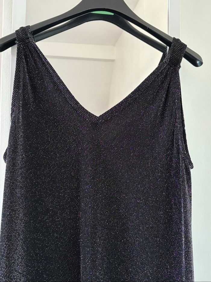 Robe mi-longue noire à paillettes - photo numéro 2