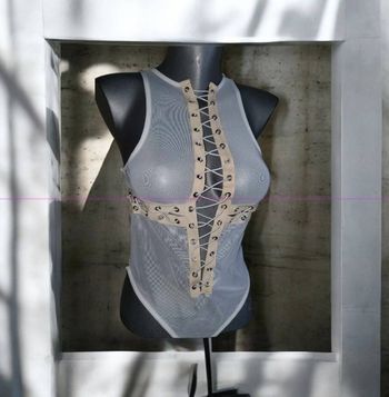 body femme taille S /36