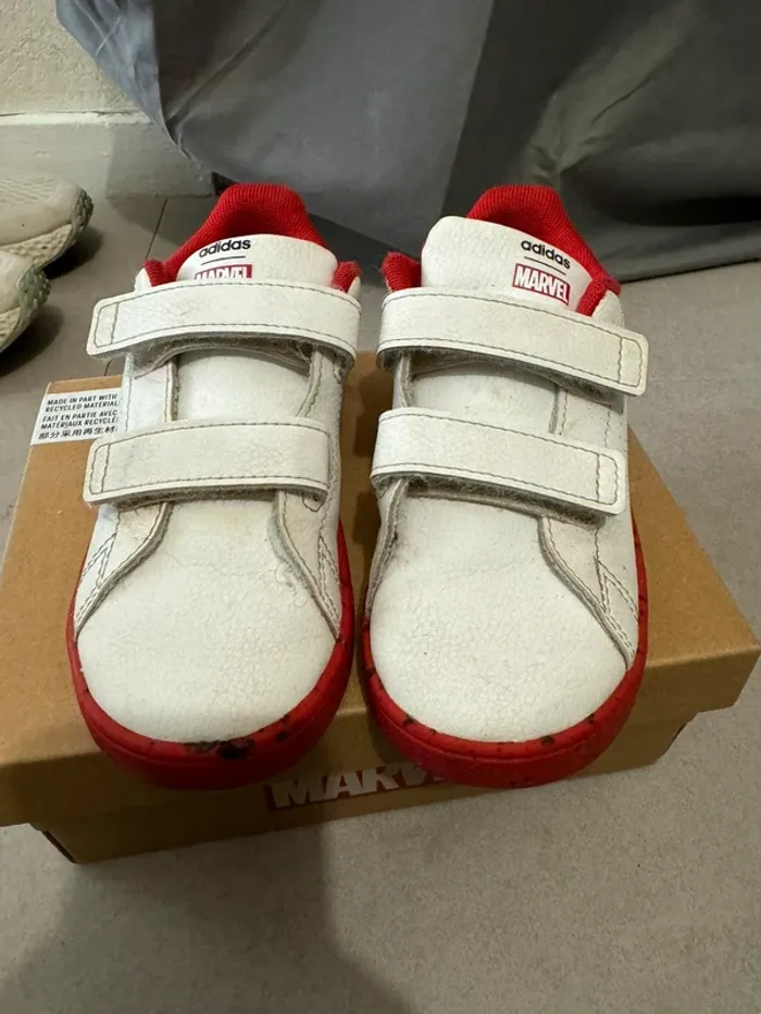 Baskets adidas Marvel 26,5 - photo numéro 3