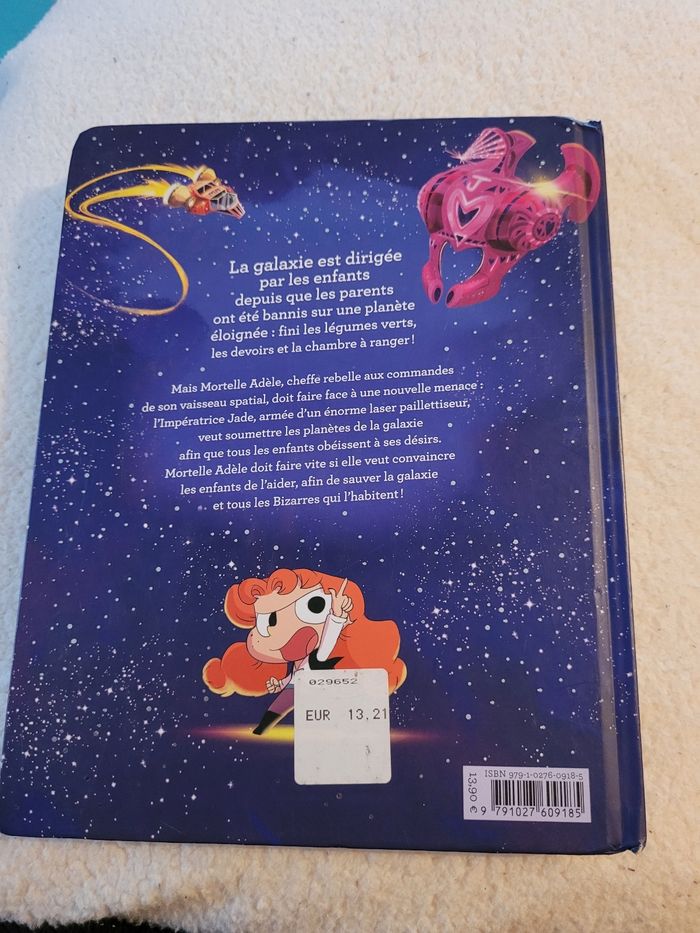 mortelle adèle la galaxie des bizarres (8e) - photo numéro 4