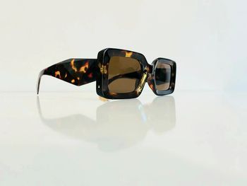 Lunette de soleil femme rectangulaire marron écaille UV protection catégorie 3