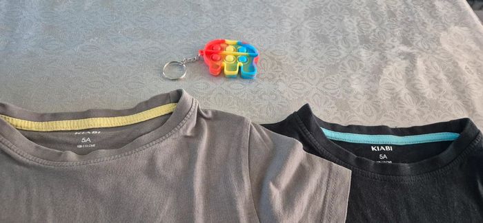 Lot de 2 Tee-shirts kiabi 5 ans - photo numéro 2