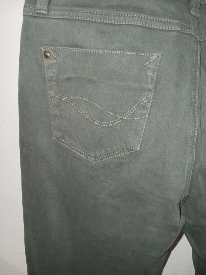 Jean vert T42 - photo numéro 3
