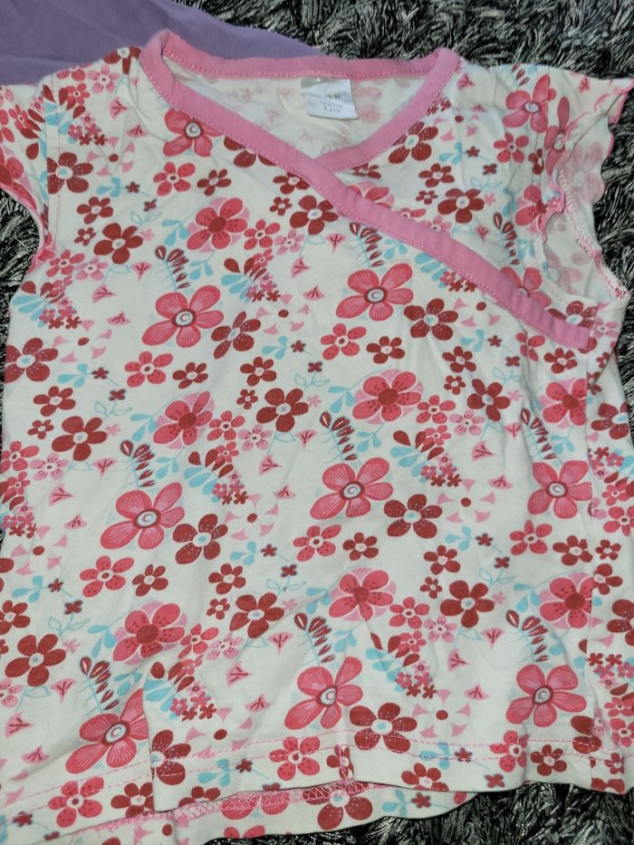 Lot de 3 hauts fille 4/5 ans très bon etat - photo numéro 4