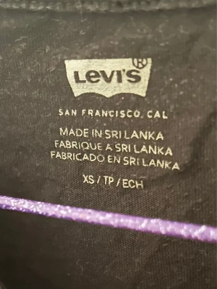 Tee shirt Levi's noir blanc rouge taille XS - photo numéro 3