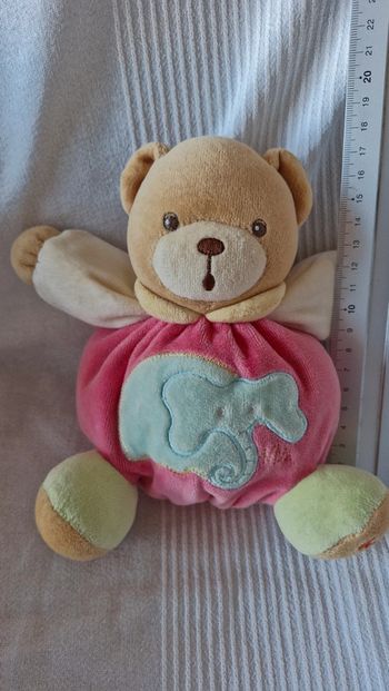 Ourson boule rose avec Éléphant Kaloo