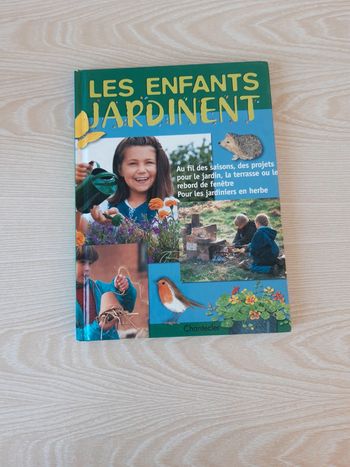 Livre "les enfants jardinent"