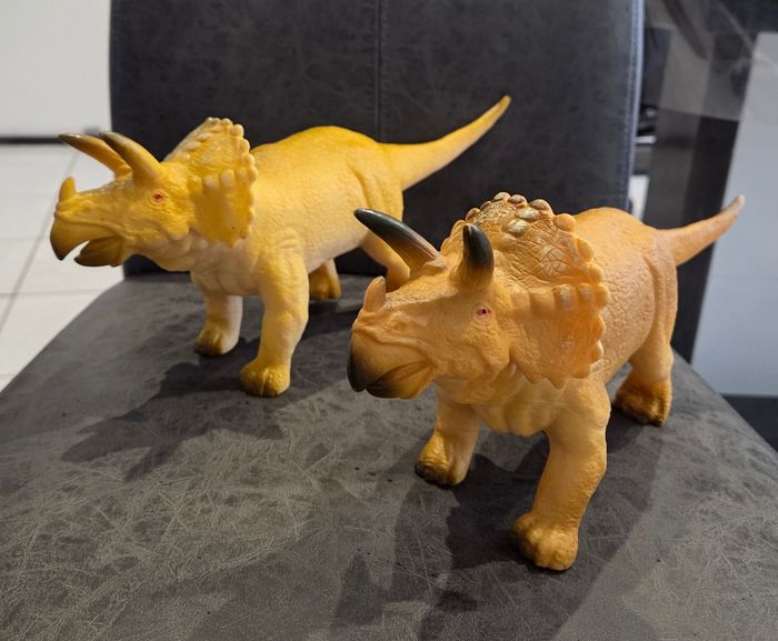 Lot dinosaures - photo numéro 2