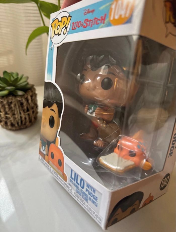 Disney - Figurine Funko Pop 1047 Disney Lilo and Stitch Lilo with Pudge - photo numéro 6